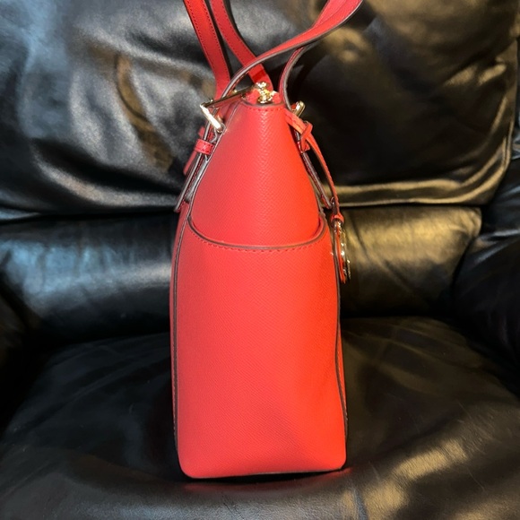🔥🔥🔥NEW Michael Kors Jet Set Leather Zip Top Tote Shoulder Bag Side Pockets - Picture 4 of 8